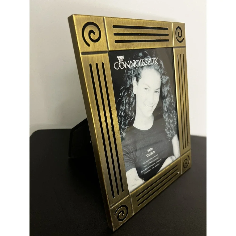 Connoisseur Vintage Gold Metal Picture Frame 5x7 w/ Easel‎ Stand